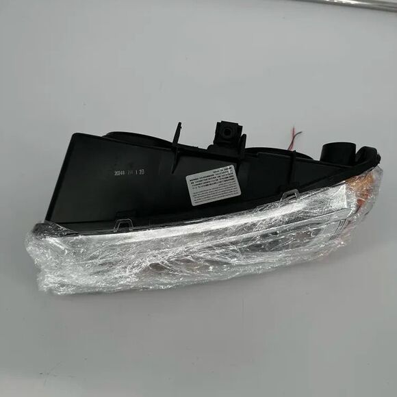 2003-06 Chevrolet Silverado Headlight Assembly Left Driver Side Chrome Lens - Picture 2 of 11